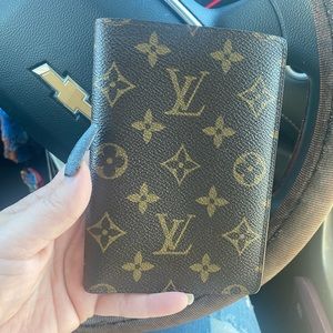 Pre loved Louis Vuitton portfolio